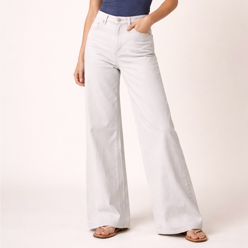 Universal Thread White High-Rise Wide-Leg Jeans